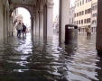 250px-Acqua_alta_chioggia_02_1DIC.2008